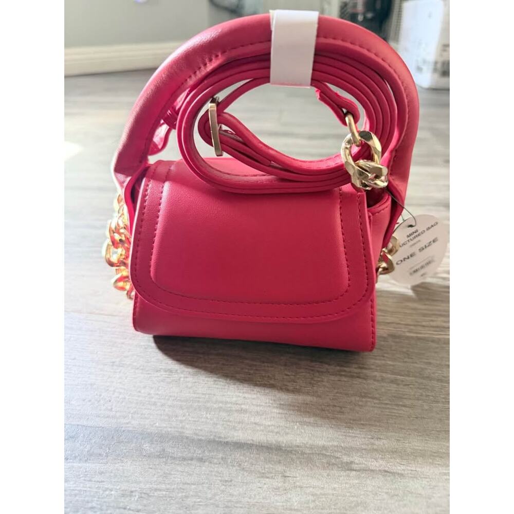 Red purse - Picture 2 of 3